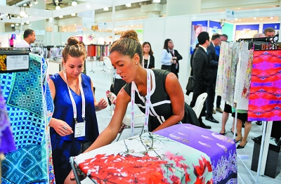 第16届中国纺织品服装贸易展览会在纽约开幕